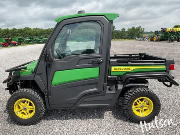 Image of John Deere XUV 835R equipment image 1
