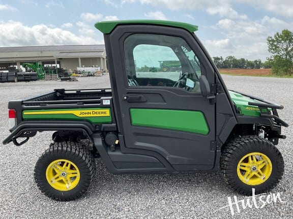 2024 John Deere XUV 835R Equipment Image0
