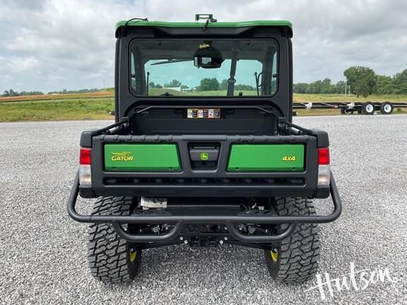Image of John Deere XUV 835R equipment image 3