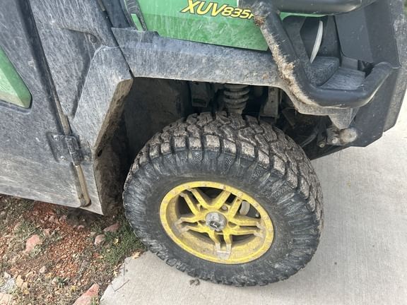 2024 John Deere XUV 835R Equipment Image0