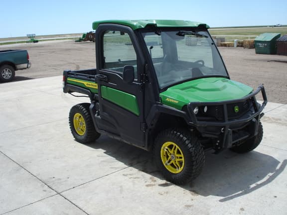 Image of John Deere XUV 835R equipment image 1