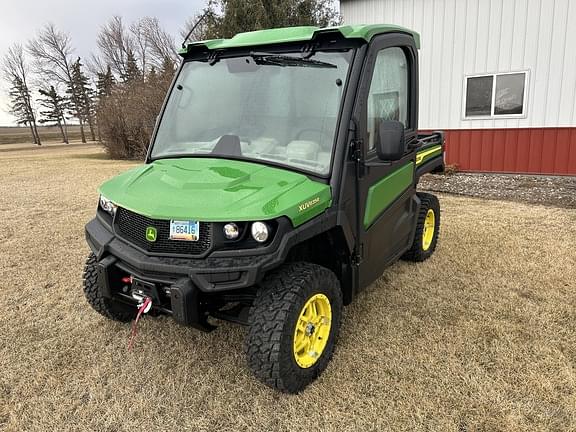 Image of John Deere XUV 835R equipment image 1