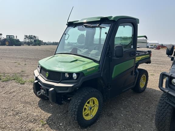 Image of John Deere XUV 835R equipment image 1
