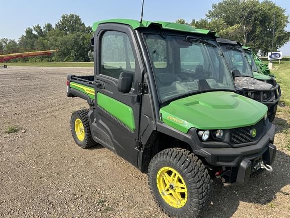 Image of John Deere XUV 835R Primary image