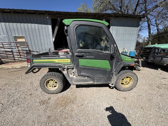 Image of John Deere XUV 835R equipment image 3