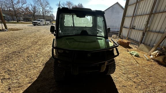 Image of John Deere XUV 835R equipment image 2
