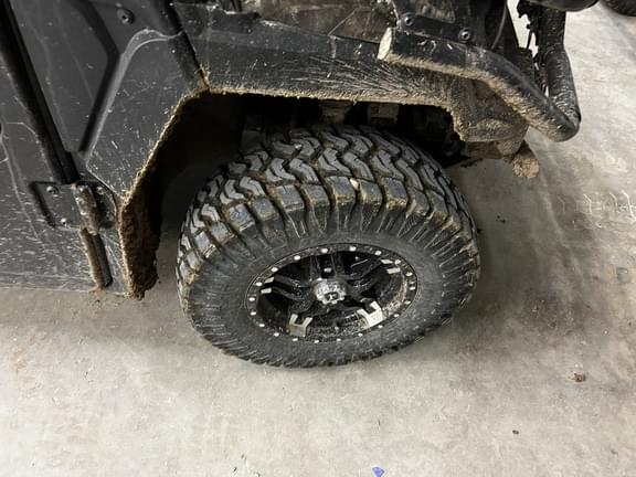 Image of John Deere XUV 835R equipment image 4