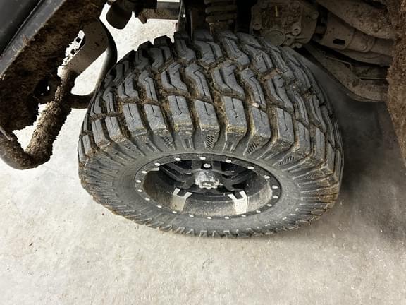 Image of John Deere XUV 835R equipment image 2