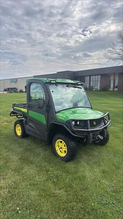 Image of John Deere XUV 835R equipment image 1