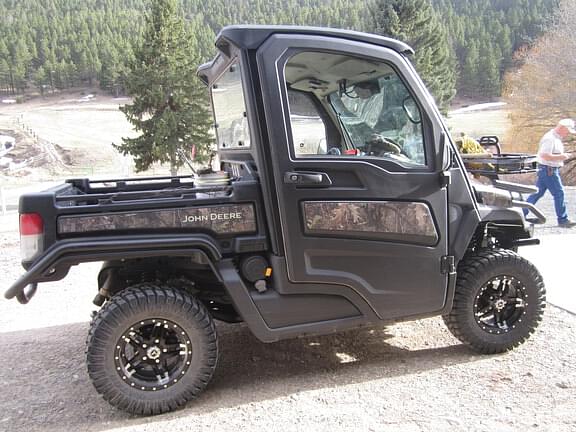 Image of John Deere XUV 835R equipment image 3