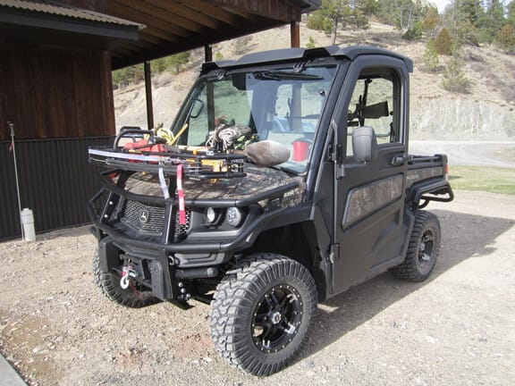 2024 John Deere XUV 835R Equipment Image0