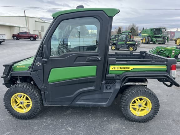 Image of John Deere XUV 835R equipment image 1