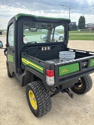Image of John Deere XUV 835R equipment image 3