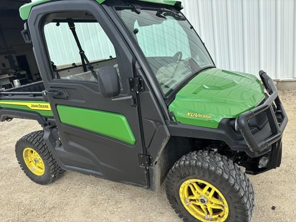 Image of John Deere XUV 835R equipment image 1