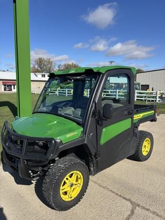 Image of John Deere XUV 835R equipment image 1