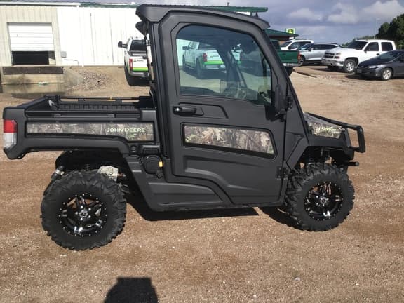 Image of John Deere XUV 835R equipment image 4