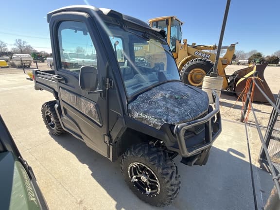 Image of John Deere XUV 835R equipment image 1