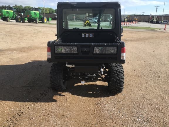 Image of John Deere XUV 835R equipment image 3