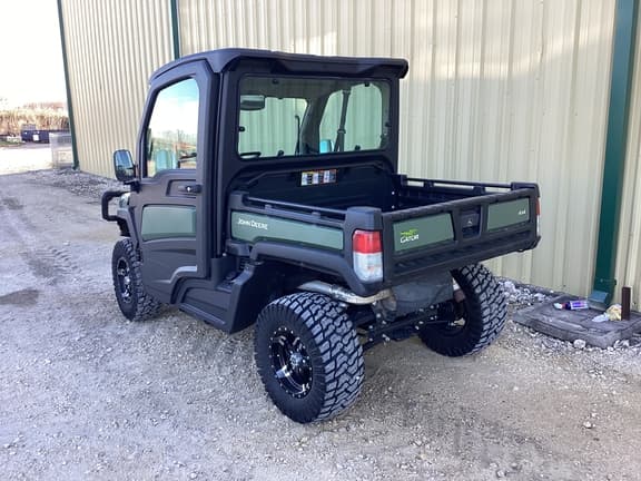 Image of John Deere XUV 835R equipment image 2