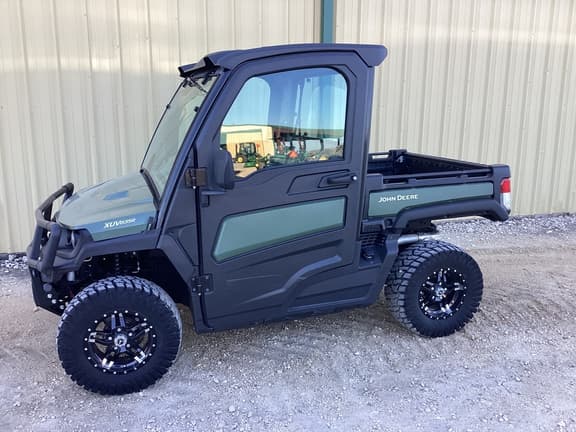 Image of John Deere XUV 835R equipment image 1