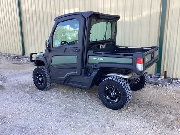 Image of John Deere XUV 835R equipment image 3