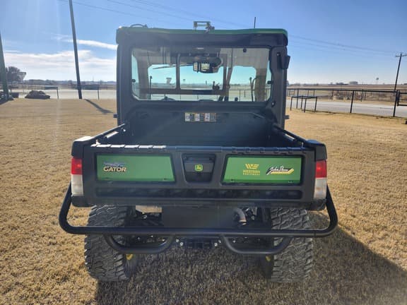 Image of John Deere XUV 835R equipment image 3
