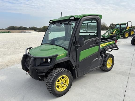 Image of John Deere XUV 835R Primary image