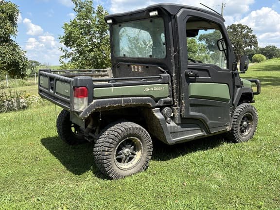 Image of John Deere XUV 835R equipment image 3