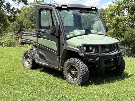 Image of John Deere XUV 835R equipment image 1