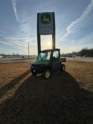 Image of John Deere XUV 835R equipment image 1