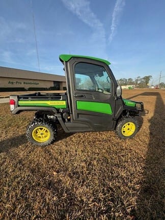 2024 John Deere XUV 835R Equipment Image0