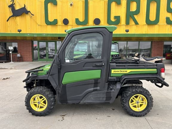 Image of John Deere XUV 835R equipment image 1