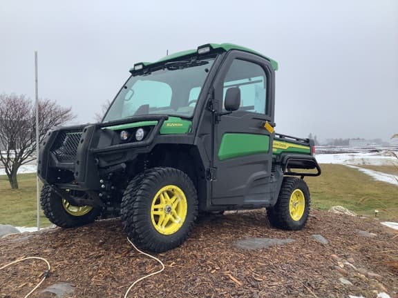 Image of John Deere XUV 835R equipment image 2