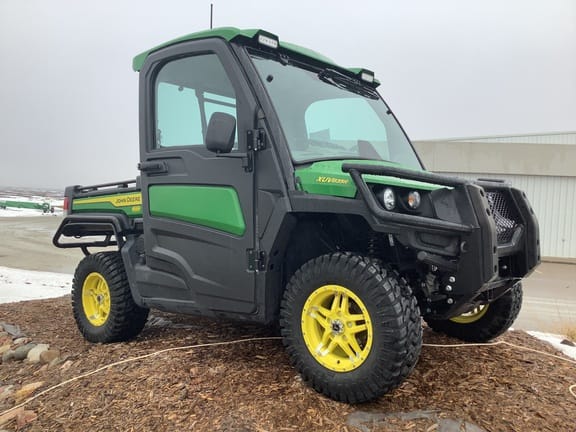 2024 John Deere XUV 835R Equipment Image0