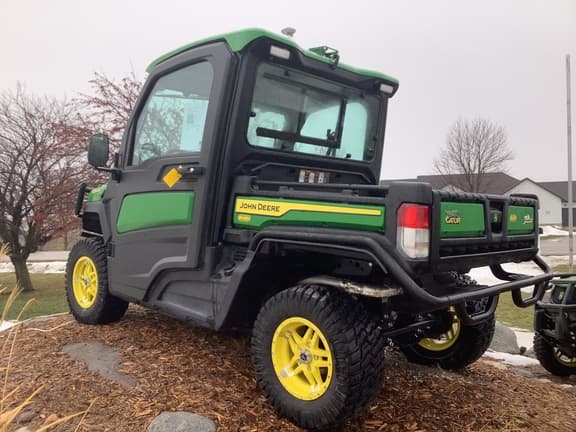Image of John Deere XUV 835R equipment image 4