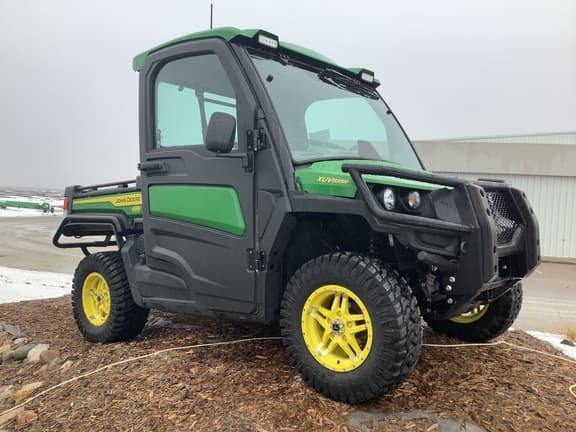 Image of John Deere XUV 835R equipment image 1