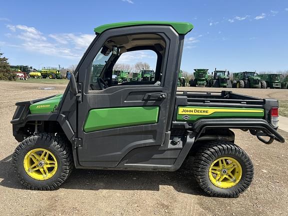 Image of John Deere XUV 835R equipment image 1
