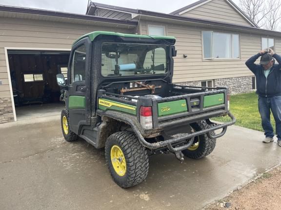 Image of John Deere XUV 835R equipment image 1