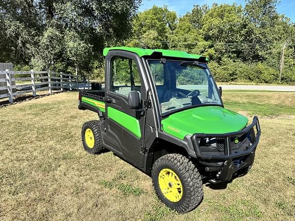 Image of John Deere XUV 835R equipment image 3