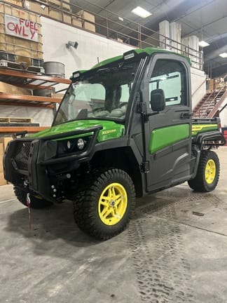 2024 John Deere XUV 835R Equipment Image0