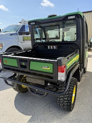 Image of John Deere XUV 835R equipment image 2