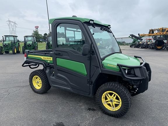 Image of John Deere XUV 835R equipment image 1