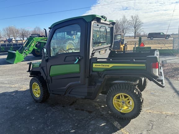 Image of John Deere XUV 835R equipment image 2