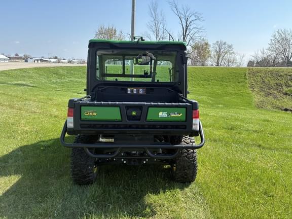 Image of John Deere XUV 835R equipment image 4
