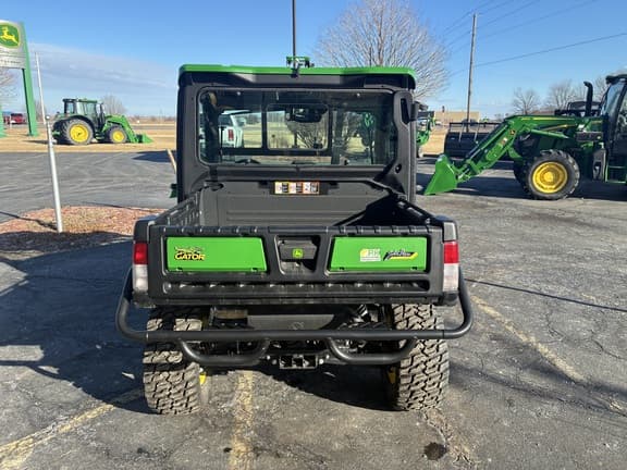 Image of John Deere XUV 835R equipment image 3