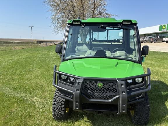 Image of John Deere XUV 835R equipment image 2