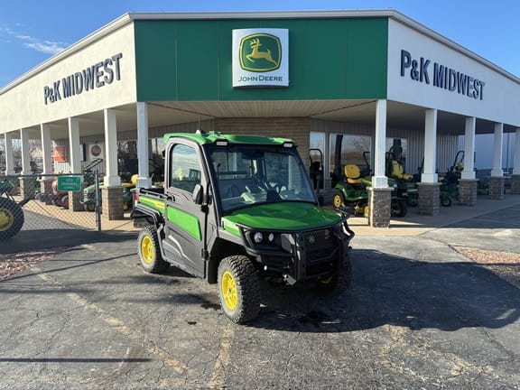 2024 John Deere XUV 835R Equipment Image0