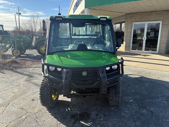 Image of John Deere XUV 835R equipment image 1