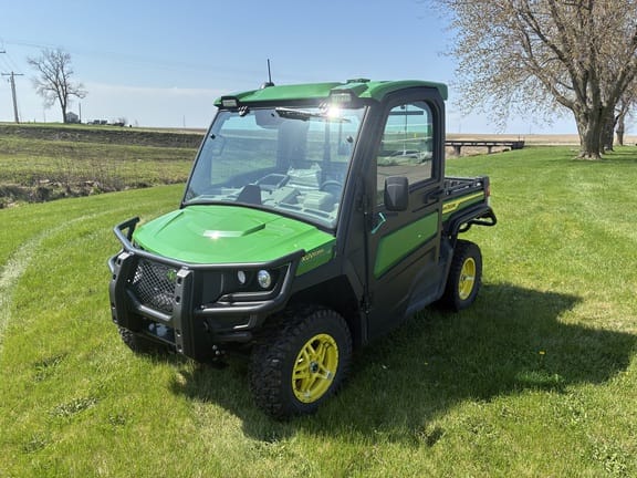 2024 John Deere XUV 835R Equipment Image0