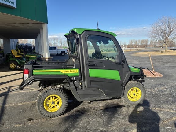 Image of John Deere XUV 835R equipment image 4